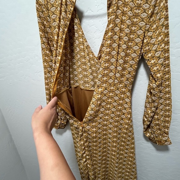 Rokoko midi length faux wrap dress - Picture 7 of 8